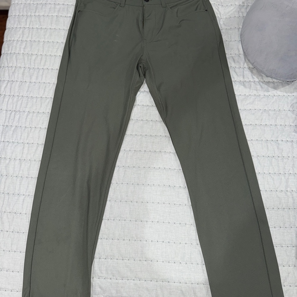 Bonton Men's Forest Green Chinos